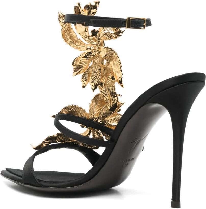 Giuseppe Zanotti Sandalen met naaldhak en bloemen-applicatie Zwart - Foto 3