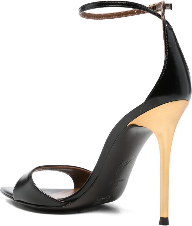 Giuseppe Zanotti Sandalen met puntige neus en gesp Zwart - Foto 3
