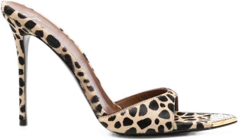 Giuseppe Zanotti Sandalen verfraaid met kristallen en luipaardprint Beige