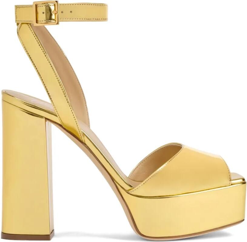 Giuseppe Zanotti Ssandalen met spiegelend effect en gesp Goud