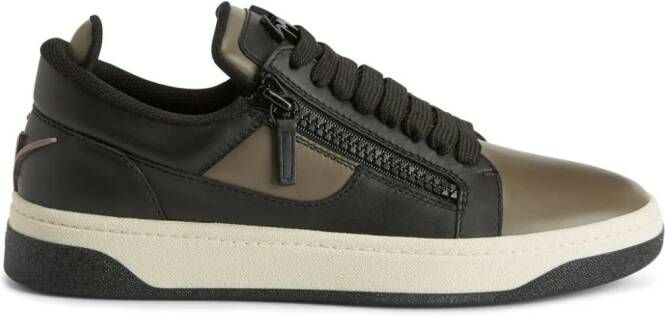 Giuseppe Zanotti Gz94 sneakers met colourblocking Bruin