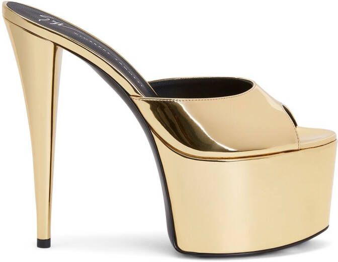 Giuseppe Zanotti Sandalen met plateauzool Goud