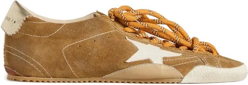 Golden Goose True-Star sneakers van tabakskleurig suède met witte ster en platinum hiellus Bruin