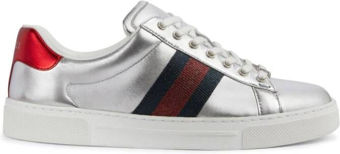 Gucci Ace Sylvie sneakers met streep Zilver Schoenen