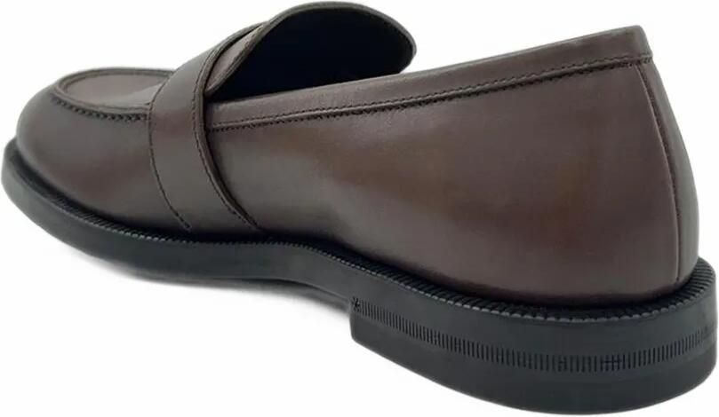 Gucci Loafers met Double G Bruin