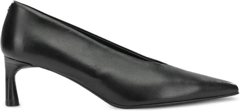 Halmanera Pumps met puntige neus Zwart