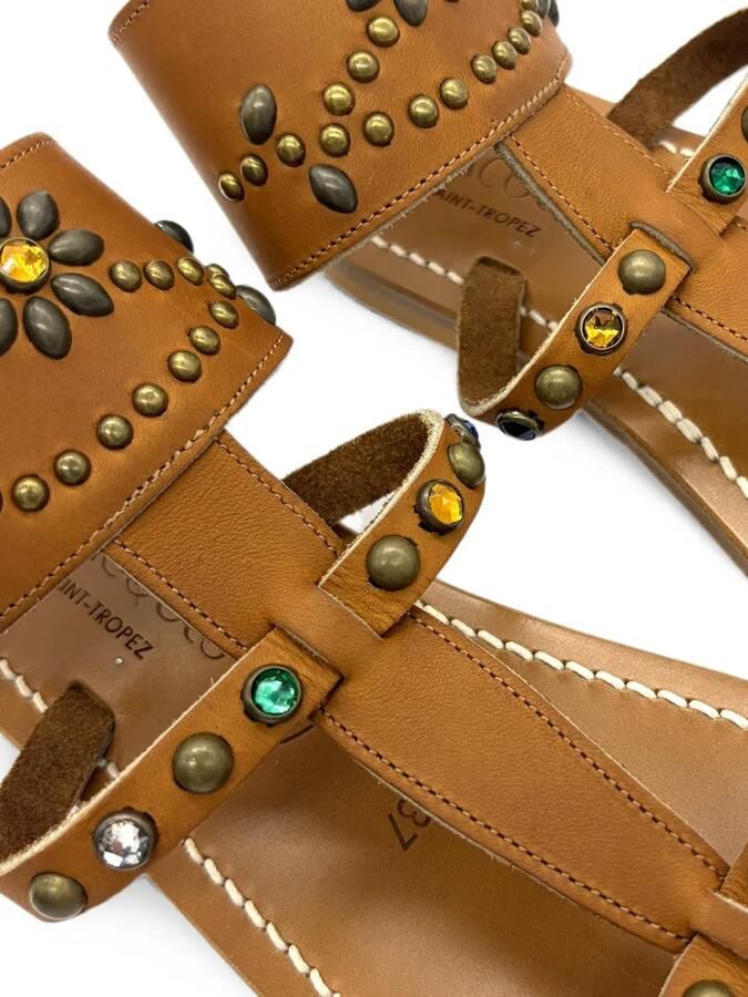 Htc Los Angeles x Kjacques Caravelle sandalen met studs Bruin