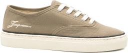 Jacquemus Les Fefe sneakers met logodetail Bruin