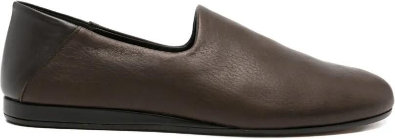 Jacquemus Loafers met logoprint Bruin
