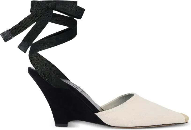 Jacquemus Sandalen met puntige neus en strik Beige
