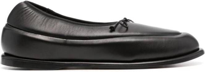 Jacquemus Les Chaussures Pilou loafers Zwart