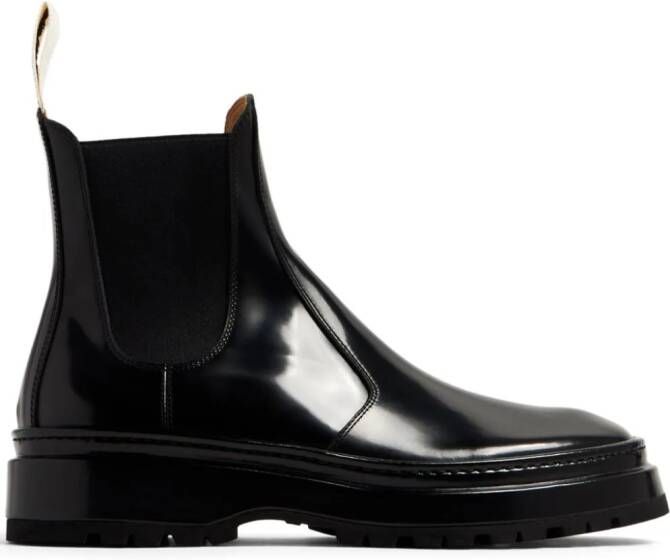 Jacquemus Les Chelsea Pavane enkellaarzen Zwart