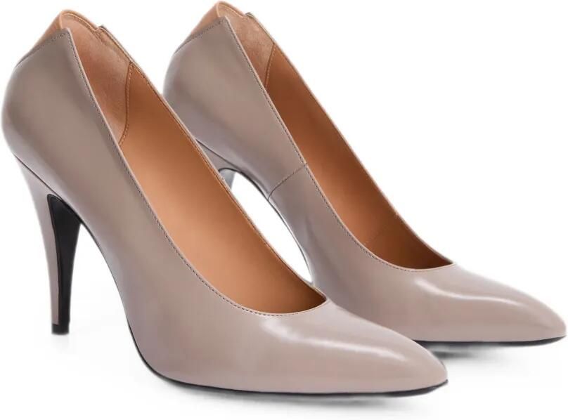 Jil Sander Pumps met puntige neus en V-vormige achterkant Beige