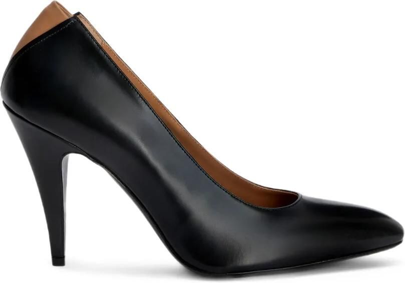 Jil Sander Pumps met puntige neus en V-vormige achterkant Zwart