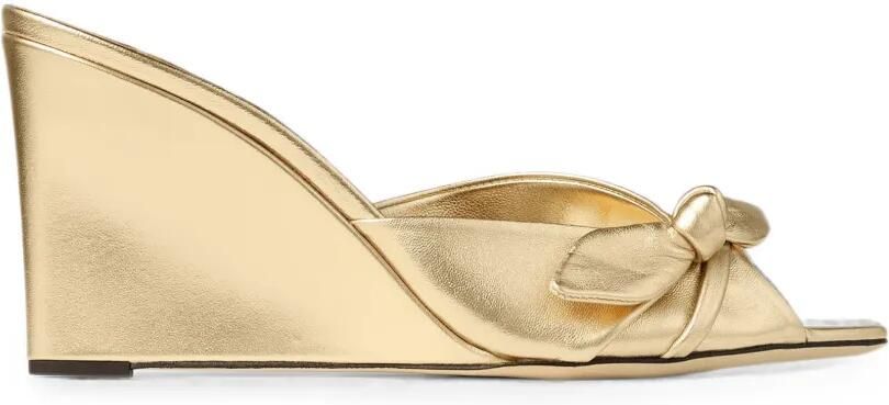 Jimmy Choo Livi Wedge 85 sandalen met strik Goud