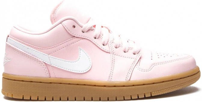 Jordan "Air 1 Low Arctic Pink Gum sneakers" Roze