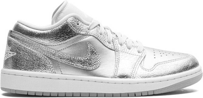 Jordan Air 1 Low SE "Metallic Silver" sneakers Zilver