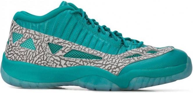 Jordan Air 11 IE low-top sneakers Zwart