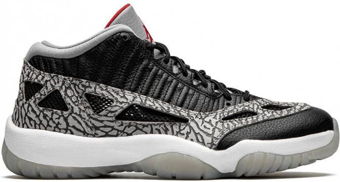 Jordan Air 11 low-top sneakers Zwart