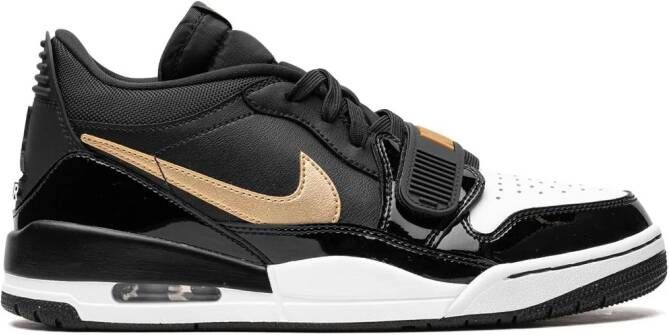 Jordan "Air Legacy 312 Low Black Metallic Gold sneakers" Zwart