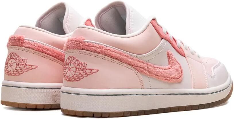 Jordan Air 1 Low SE "Mighty Swooshers Pink" sneakers Roze - Foto 3