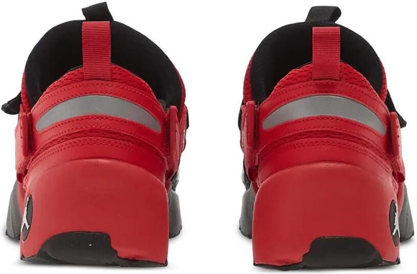 Jordan Trunner LX gewatteerde sneakers met klittenband Zwart