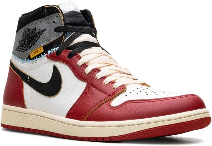 Jordan x Union LA Air 1 Retro High OG "Chicago Varsity Red Black Sail Shadow Grey Muslin" sneakers Wit - Foto 2