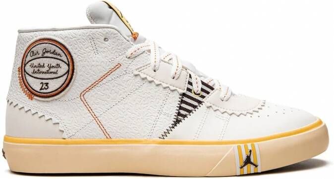 Jordan x Maison Chateau Rouge Series sneakers Wit
