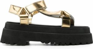 Junya Watanabe Sandalen met plateauzool Goud