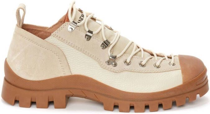 JW Anderson Veterschoenen met geborduurd logo Beige