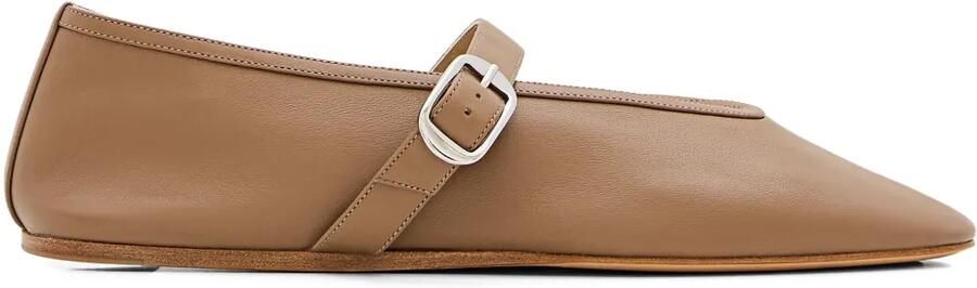 Le Monde Beryl Stelea ballerina's Beige