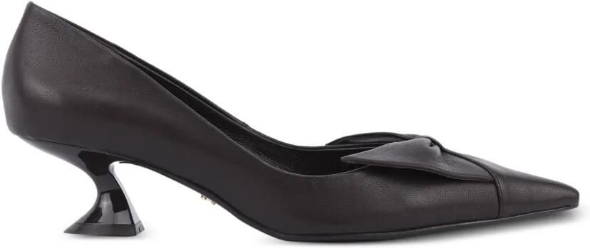 Lola Cruz Manuela pumps met puntige neus en strikdetail Bruin