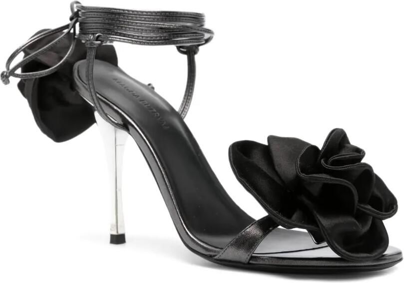 Magda Butrym 105 mm sandalen met bloemenpatch Zwart