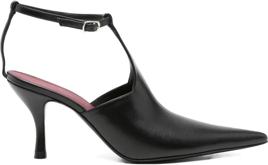 Magda Butrym 85 mm pumps met enkelbandjes en puntige neus Zwart