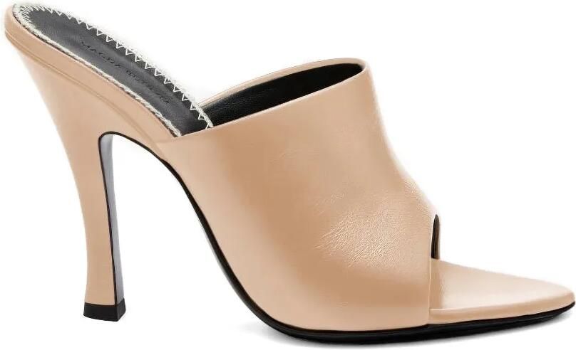 Magda Butrym Leren sandalen Beige