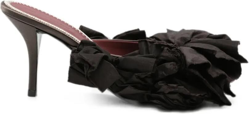 Magda Butrym Sandalen met bloemenapplicatie Bruin
