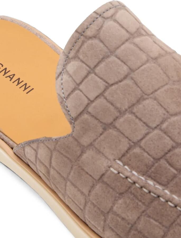 Magnanni Suède muiltjes met krokodillen-reliëf Bruin
