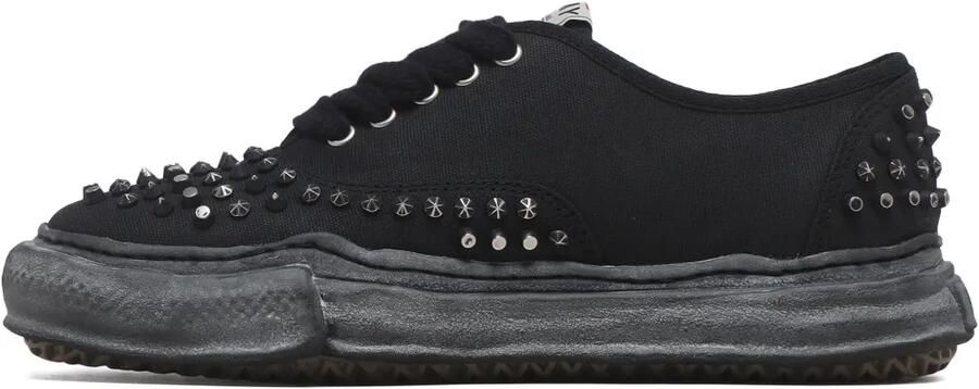 Maison MIHARA YASUHIRO Baker OG sneakers met studs Zwart