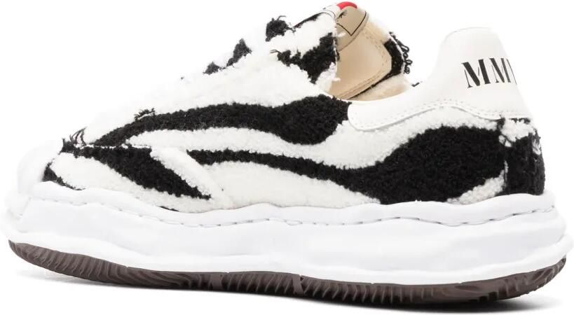 Maison MIHARA YASUHIRO Blakey OG sole animal chenille low-top sneakers Wit