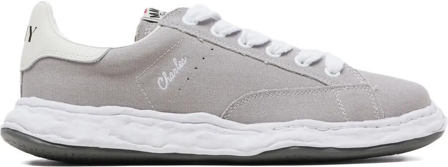 Maison MIHARA YASUHIRO Charles sneakers met logo Grijs