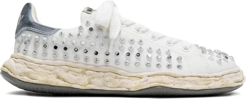 Maison MIHARA YASUHIRO Charles sneakers met studs Wit