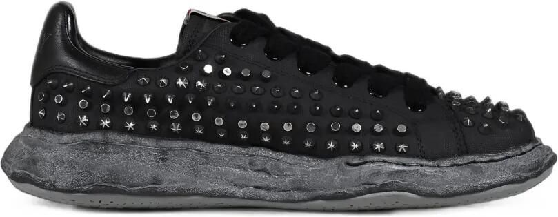 Maison MIHARA YASUHIRO Charles sneakers met studs Zwart