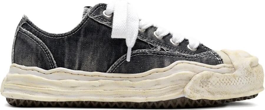 Maison MIHARA YASUHIRO Hank low-top sneakers van gebleekt denim Zwart