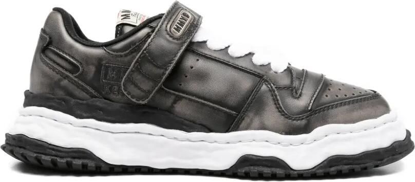 Maison MIHARA YASUHIRO Keith sneakers met klittenband Grijs
