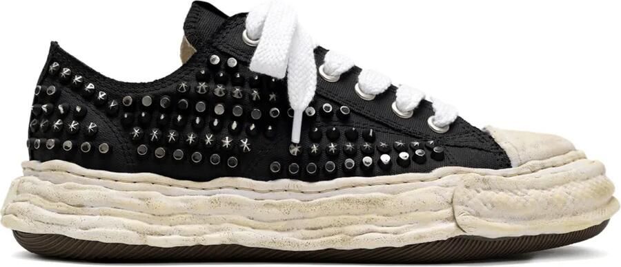 Maison MIHARA YASUHIRO Peterson 23 sneakers met studs Zwart