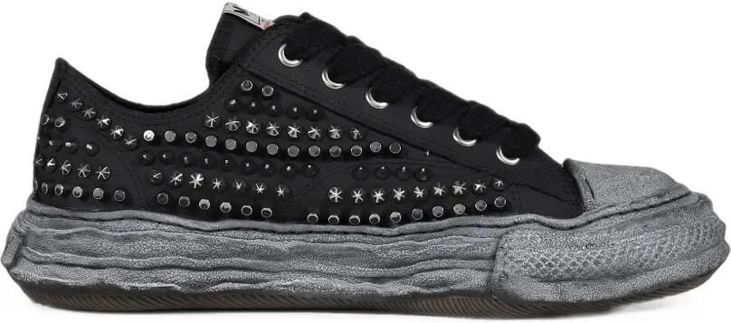 Maison MIHARA YASUHIRO Peterson 23 sneakers met studs Zwart