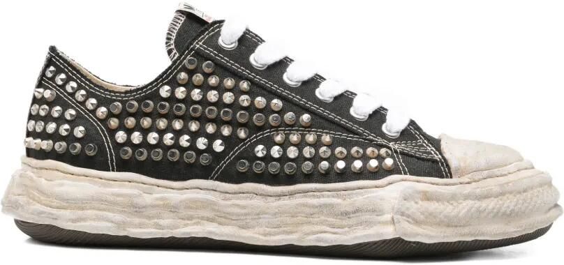 Maison MIHARA YASUHIRO "PETERSON23" canvas low-top sneakers met studs Zwart