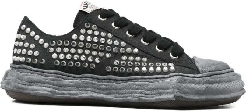 Maison MIHARA YASUHIRO "PETERSON23" canvas low-top sneakers met studs Zwart