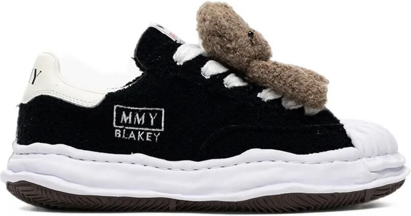 Maison MIHARA YASUHIRO x Pink House "Blakey" OG chenille low-top sneakers met borduurwerk Zwart