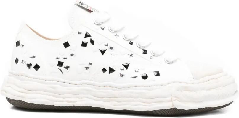 Maison MIHARA YASUHIRO Sneakers met chunky zool en studs Wit
